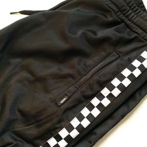 Vans Of The Wall - Black Checkered Sweats
